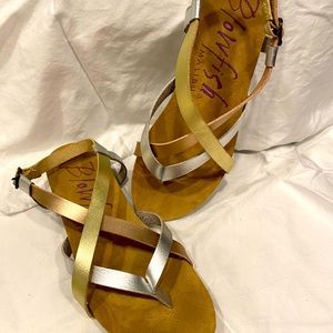 Women’s sandals size 8.5